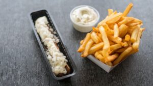 Frikandel speciaal met patat