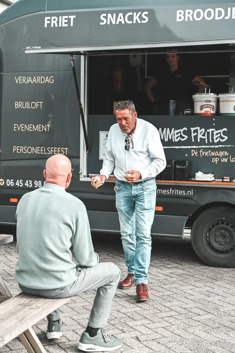 Bedrijfsborrel frietwagen
