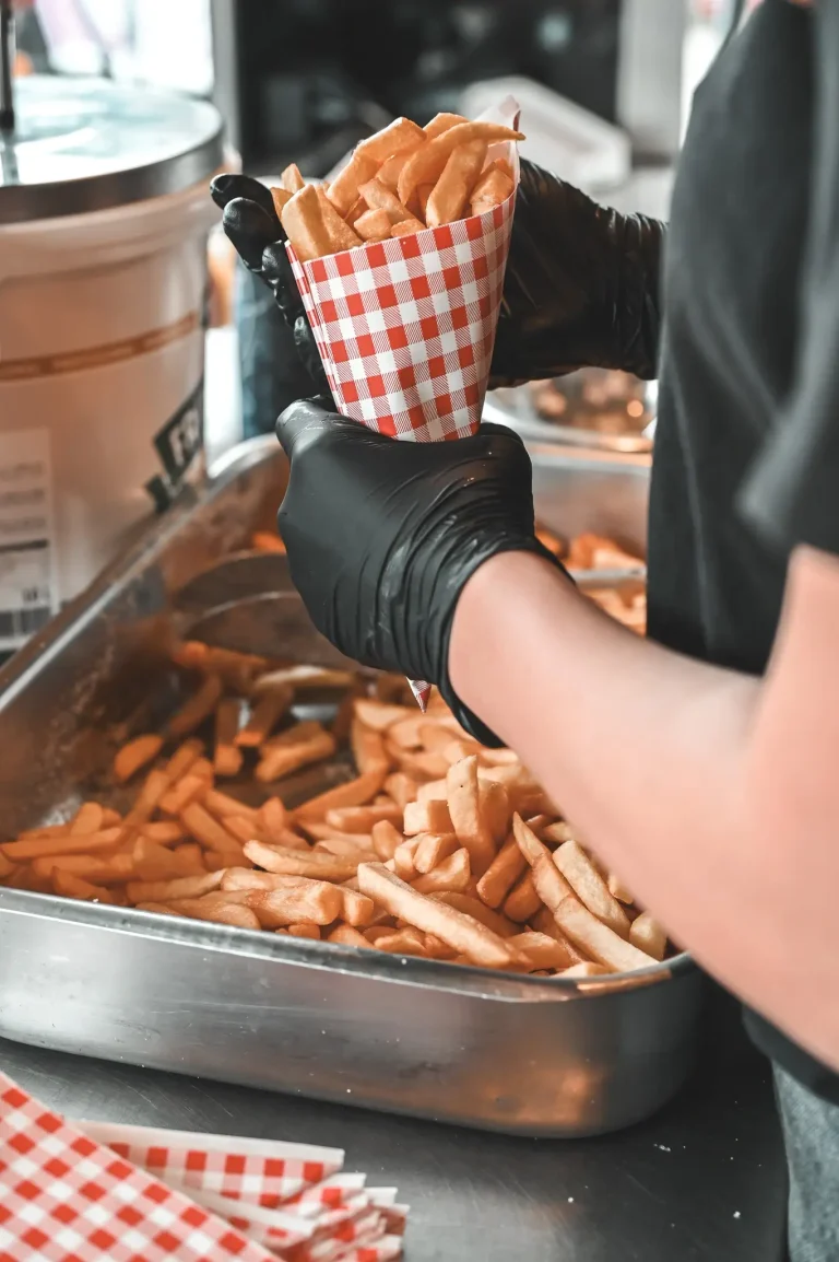 Frietjes opscheppen